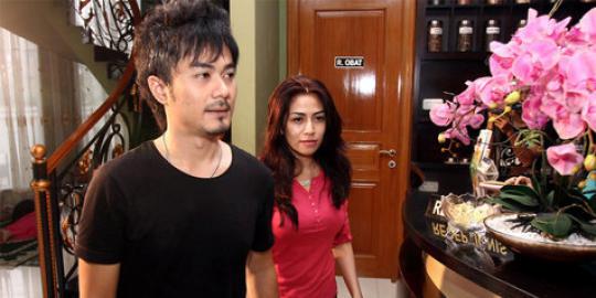 Lupakan masa lalu, Cinta Penelope hapus tato | merdeka.com