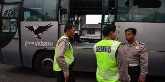 TransJ mogok di perlintasan, 11 penumpang luka karena terinjak