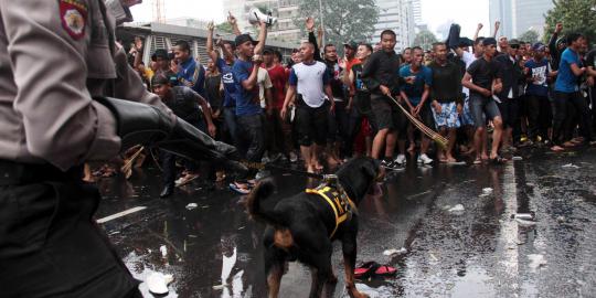 Massa kampanye, masa cari duit untuk mendatangkan massa banyak