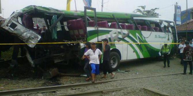 Sopir bus PO Haryanto kabur ke Subang karena takut diamuk ...