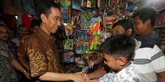 Siswi SMP 45: Pak Jokowi, mau ya jadi presiden