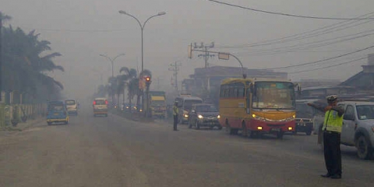 Sumbar diselimuti kabut asap, jarak pandang hanya 100 meter