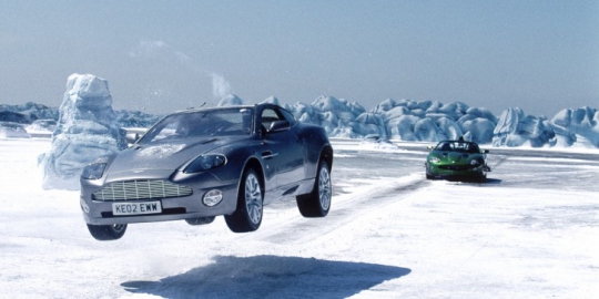 10 Mobil paling keren yang pernah dipakai si ganteng James Bond