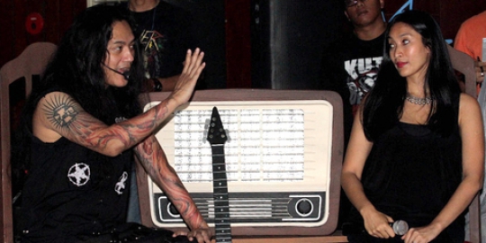 Happy Salma ungkap kesulitan garap wayang orang rock Ekalaya