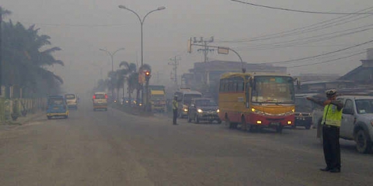 Asap masuk rumah, warga Riau stress mau ke mana lagi