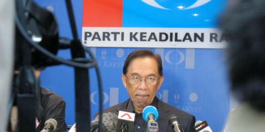 hadiri sidang anwar ibrahim rev2