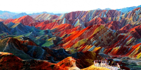 Indahnya gunung pelangi Zhangye Danxia di China