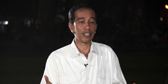 Jokowi minta siswa SMP tak beli pulsa pakai uang KJP