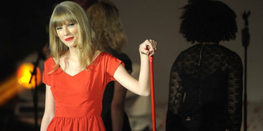 Wah, Taylor Swift dapat pujian dari model super cantik Ini!