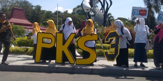 Incar pemilih muda, PKS kampanye di depan KBS