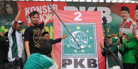 Kampanye, Ahmad Dhani goyang massa PKB di Banyumas