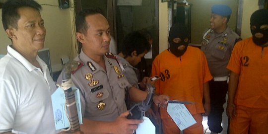 Polisi bedil garong spesialis rumah mewah di Bandung