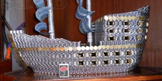 Unik, miniatur kapal ini terbuat dari 17.000 uang koin!