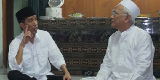 Diam-diam Jokowi kunjungi Gus Mus di Rembang