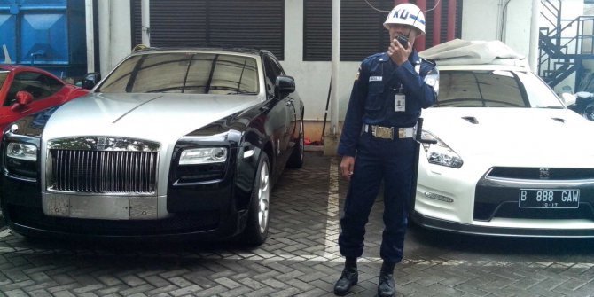 7000 Gambar Mobil Mewah Dan Mahal Terbaik