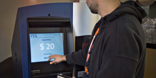 Perdagangan mata uang virtual