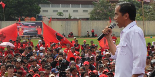 Kampanye ke Lampung, Jokowi naik Garuda Indonesia kelas ekonomi