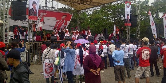 Dihadiri Sutiyoso & biduan seksi, kampanye PKPI di Bandung sepi