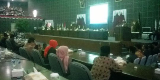 Ketua DPRD disoraki saat berpidato di Kongres Rakyat Banten