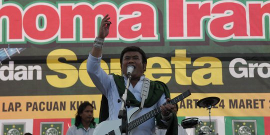 Aksi Rhoma Irama goyang kampanye PKB di Pulomas