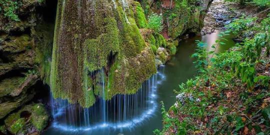 Izvorul Bigar, keajaiban Minis bergelar air terjun terunik dunia