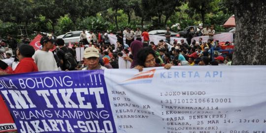 ka oleh pendemo jokowi minta naik pesawat rev2
