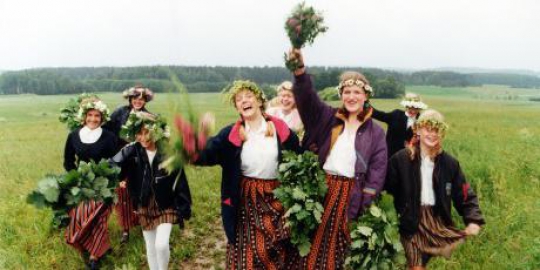5 festival malam yang seru di berbagai belahan dunia