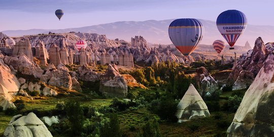 Menikmati Keindahan Cerobong Peri di Kapadokia