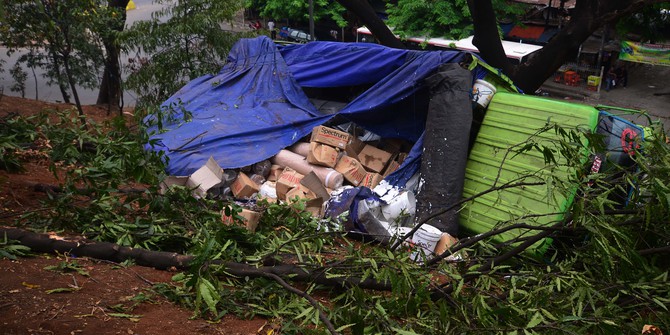Truk pembawa formulir C1 pemilu masuk jurang di Puncak 