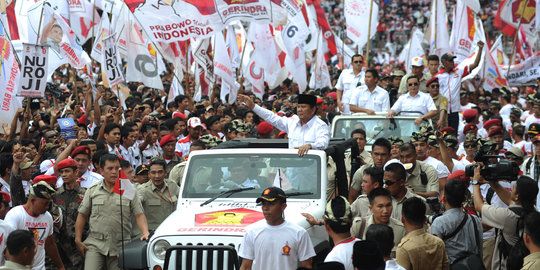 Diminta menyanyi, Prabowo ngaku serak
