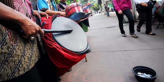 Mimpi dua bocah putus sekolah mengais rejeki di Kalijodoh