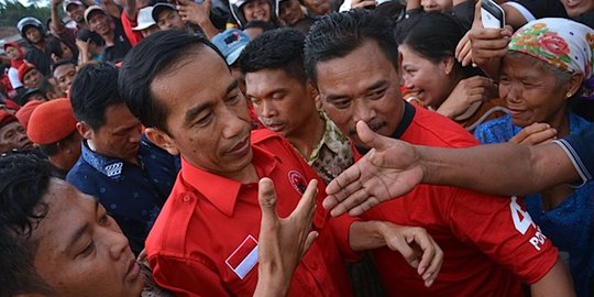 Jokowi: Menang versi survei, PDIP jangan tidur