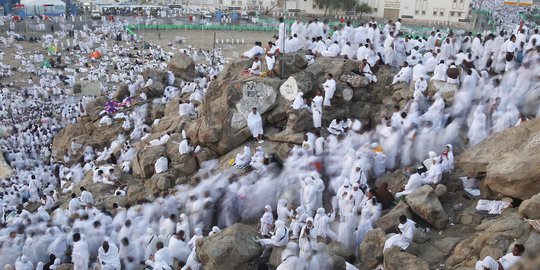 Buku ICV dipalsu, 35 jemaah batal umrah ricuh di Bandara