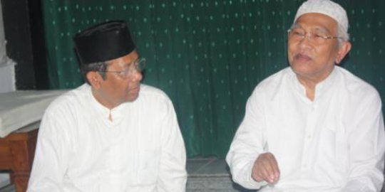 Setelah Jokowi, diam-diam Mahfud MD juga temui Gus Mus