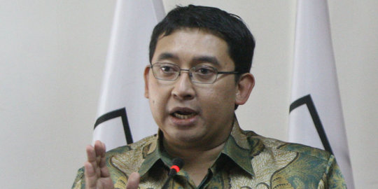 Fadli Zon bikin puisi lagi, sindir 'Indonesia Hebat' PDIP