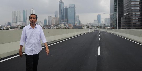 Jokowi: Gara-gara bus berkarat pengadaan berhenti itu penakut