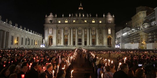 Vatikan gunakan media sosial saat upacara pemberian gelar santo