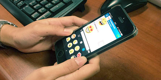 BlackBerry kini tambahkan sticker besar untuk BBM-an