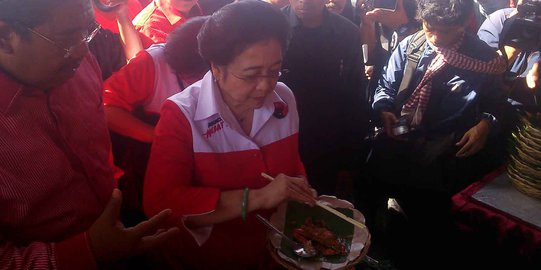 Mega asyik cicipi kuliner khas Buleleng saat kampanye di Bali