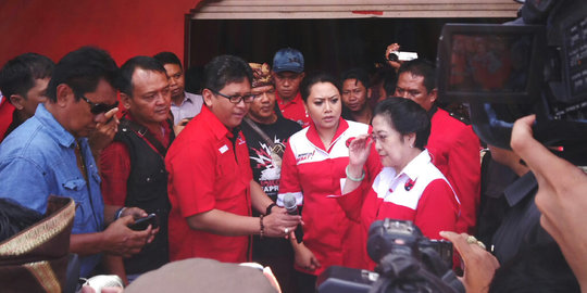 Diiringi lagu daerah, Megawati resmikan posko JKW4P di Buleleng