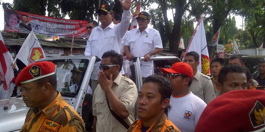 Gelar kampanye di Semarang, Prabowo diarak simpatisan naik Jeep