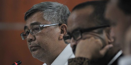 Eks Wagub Papua berkelit uang Rp 125 juta cuma untuk pulsa Akil