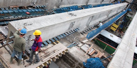 Kontraktor: Meski miring, jembatan Blok G Tanah Abang aman