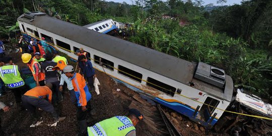 KA Malabar anjlok, rute kereta Yogya-Bandung dialihkan 