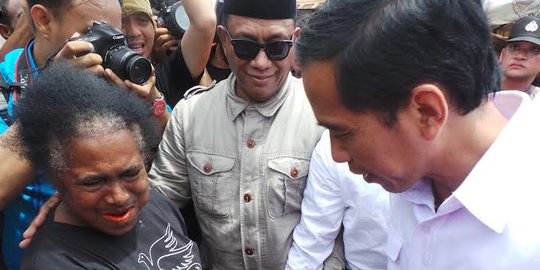 Meski telat berjam-jam, Jokowi tetap dielukan pedagang di Papua