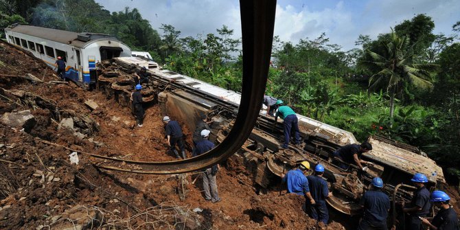 Tujuh korban KA Malabar dirawat di RS Santosa Bandung 