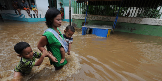 Ratusan rumah warga dan sawah di Cianjur terendam banjir