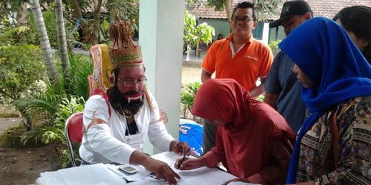 Ada sosok wayang Ramayana jaga TPS di Ponggalan Yogyakarta