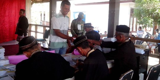 Duduk di TPS Desa Gampong Aceh, WN Jepang diciduk petugas