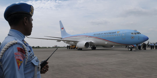 Politikus PDIP pertanyakan pesawat kepresidenan dicat biru